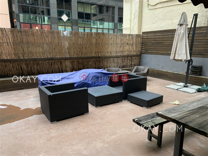 HK$ 27,500/ month Pak Tak Building, Wan Chai District Charming 1 bedroom with terrace | Rental