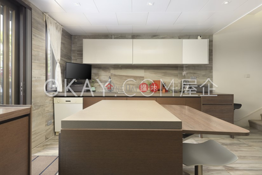 HK$ 25.5M, Tycoon Place | Tai Po District Elegant house with rooftop, terrace & balcony | For Sale
