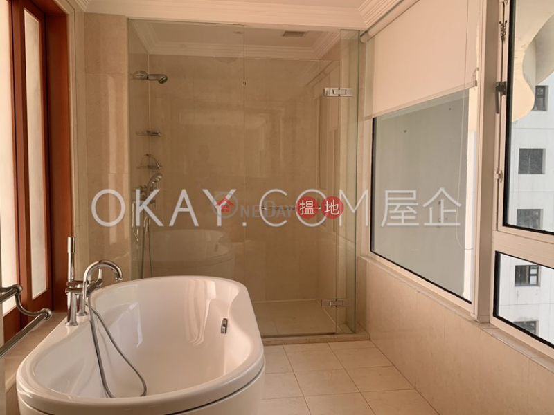 HK$ 78,000/ month Block 4 (Nicholson) The Repulse Bay, Southern District | Rare 2 bedroom on high floor with sea views & balcony | Rental