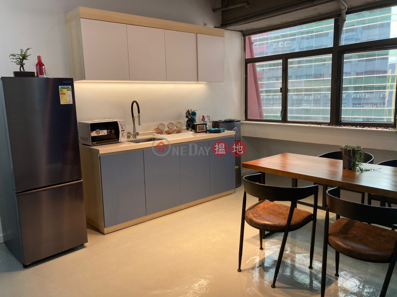 HK$ 5,800/ 月維他大廈|南區明亮舒適的創意工作間和儲物空間！！！