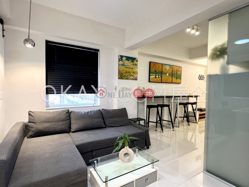 185 Wing Lok Street, High | Residential, Rental Listings | HK$ 28,800/ month