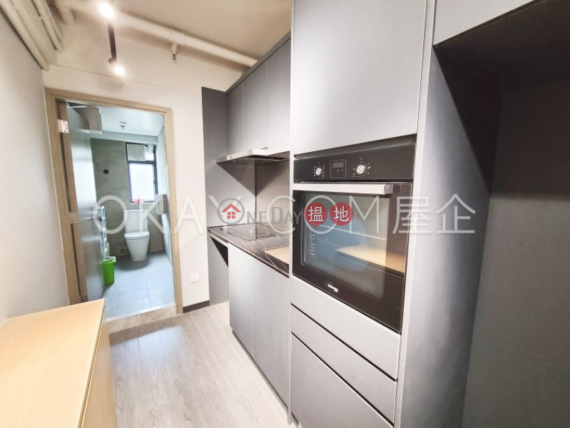 Popular 3 bedroom in Central | Rental, GLENEALY TOWER 華昌大廈 Rental Listings | Central District (OKAY-R387793)