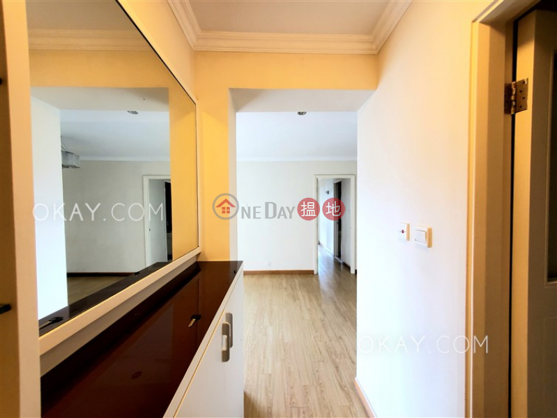 Generous 3 bedroom with sea views & balcony | Rental | Discovery Bay, Phase 5 Greenvale Village, Greenburg Court (Block 2) 愉景灣 5期頤峰 韶山閣(2座) Rental Listings