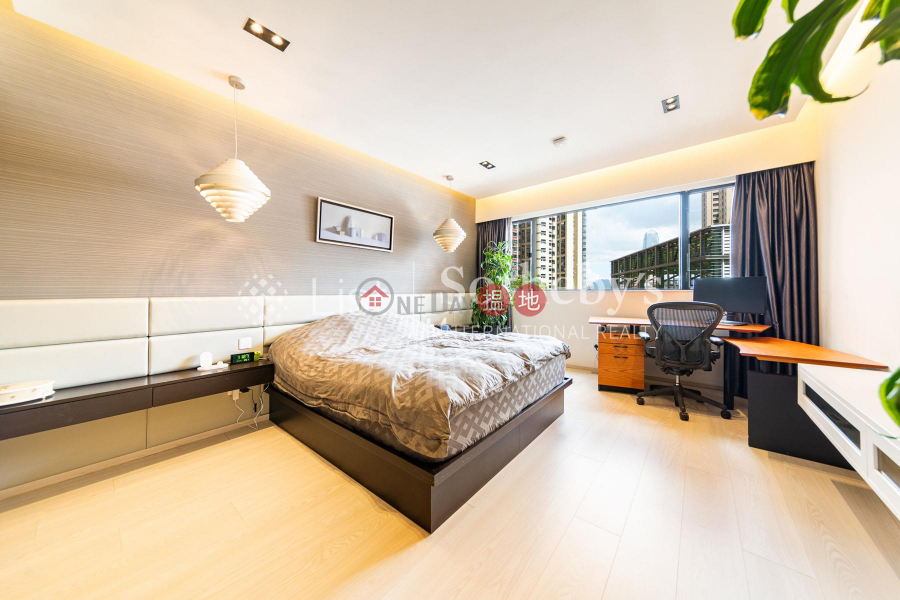 HK$ 5,700萬-嘉富麗苑-中區-出售嘉富麗苑三房兩廳單位