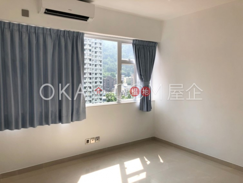 HK$ 39,800/ month Shan Kwong Tower | Wan Chai District Stylish 3 bedroom with balcony | Rental