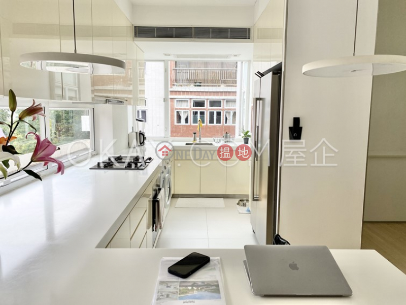 Gorgeous 3 bedroom on high floor with rooftop & parking | For Sale | Chun Fai Yuen 春暉園 Sales Listings