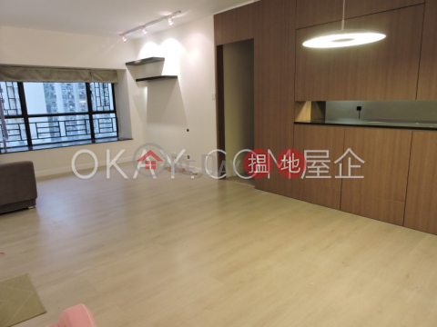 Nicely kept 3 bedroom in Mid-levels West | For Sale | Blessings Garden 殷樺花園 _0