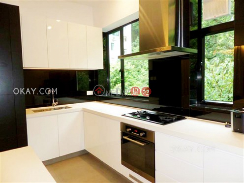 HK$ 18.8M 31-33 Village Terrace Wan Chai District Elegant 2 bedroom with balcony | For Sale