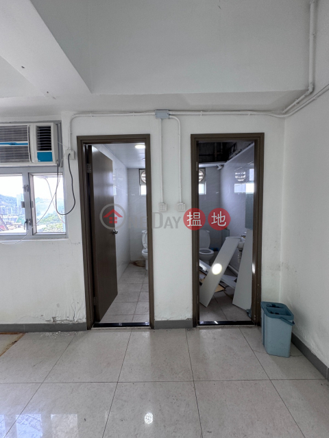 Neat and tidy,square and practical with a toile | Golden Industrial Building 金德工業大廈 _0