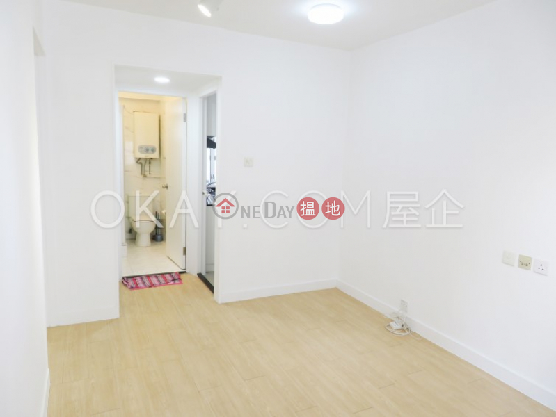 Stylish 2 bedroom in Mid-levels West | For Sale | Robinson Crest 賓士花園 Sales Listings