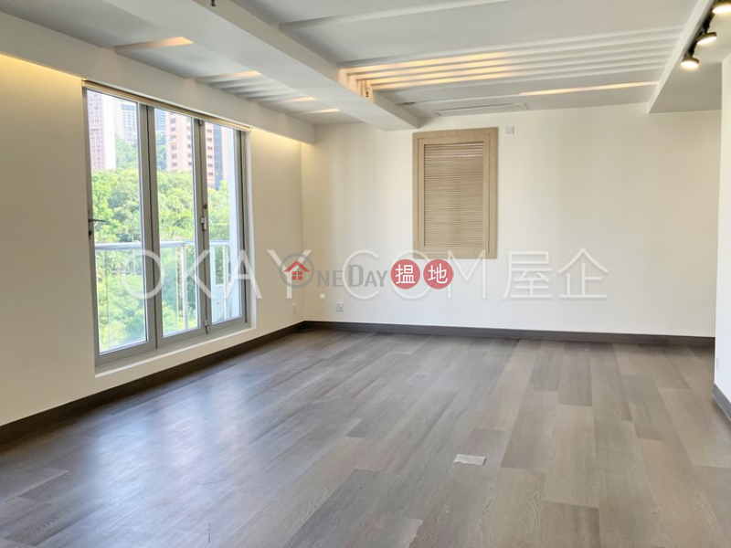 HK$ 59,000/ month, GLENEALY TOWER | Central District | Luxurious 3 bedroom on high floor with balcony | Rental
