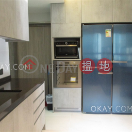 Lovely 3 bedroom with balcony & parking | Rental | Winfield Building Block C 雲暉大廈C座 _0