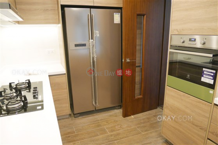 Stylish 3 bedroom with balcony & parking | Rental | 15 Magazine Gap Road | Central District | Hong Kong, Rental, HK$ 120,000/ month