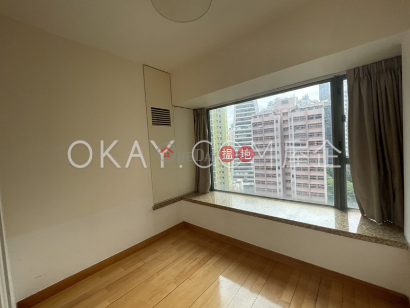 HK$ 28,000/ month | Queen\'s Terrace Western District Nicely kept 3 bedroom in Sheung Wan | Rental