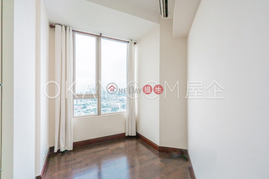 HK$ 90,000/ month THE HAMPTONS, Kowloon City | Luxurious 3 bedroom with parking | Rental