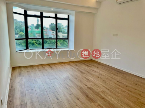 Gorgeous 3 bedroom with balcony & parking | For Sale | Grand Garden 華景園 _0