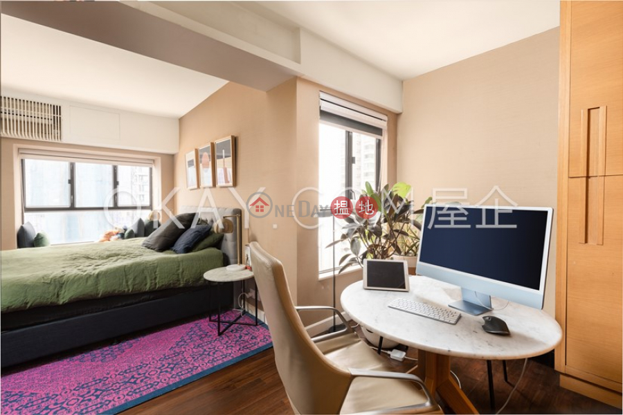 HK$ 22M, Blessings Garden Western District, Stylish 2 bedroom on high floor with sea views | For Sale