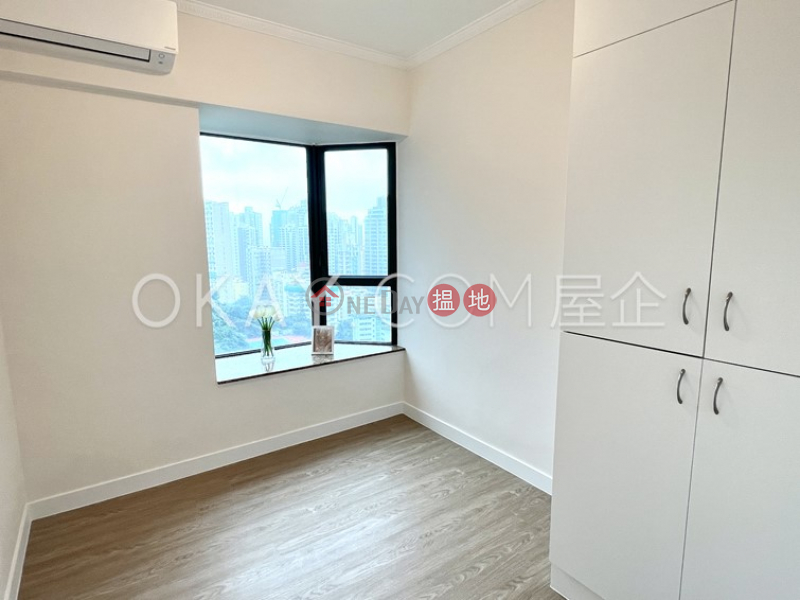 Unique 3 bedroom with balcony & parking | Rental | Hillsborough Court 曉峰閣 Rental Listings