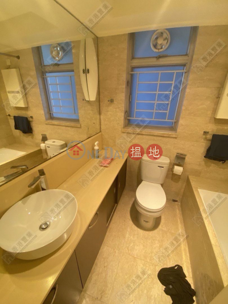 HK$ 19.5M The Waterfront Phase 2 Tower 6, Yau Tsim Mong Three bedrooms and one apartment in The Waterfront