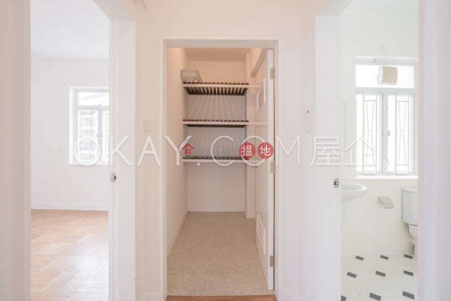 Rare 3 bedroom with parking | Rental, Middleton Towers 明德村 Rental Listings | Western District (OKAY-R11876)