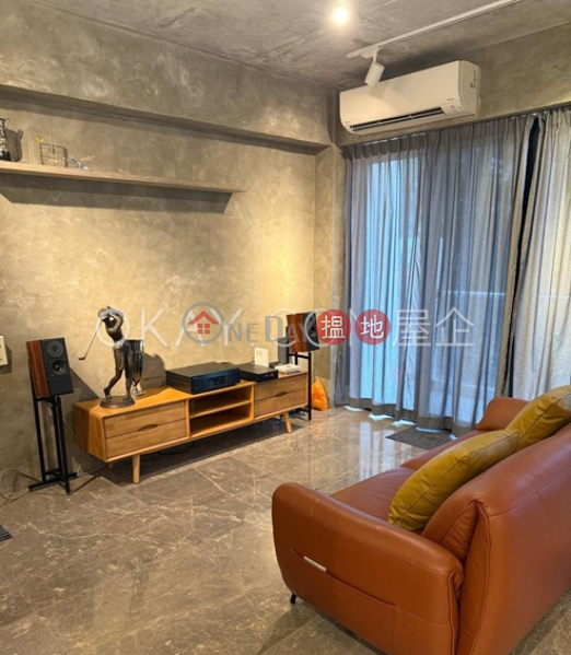 Luxurious 3 bedroom with balcony & parking | For Sale | Green Park 碧翠苑 Sales Listings