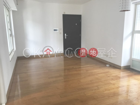 Charming 3 bedroom with balcony | For Sale | Centrestage 聚賢居 _0