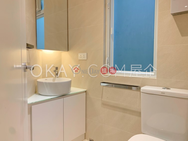 Village Court | Middle Residential, Rental Listings | HK$ 26,000/ month