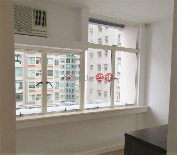 **Best Offer** Bright & Nicely Renovated Apartment | 71-73 Robinson Road | Western District, Hong Kong Rental HK$ 20,000/ month