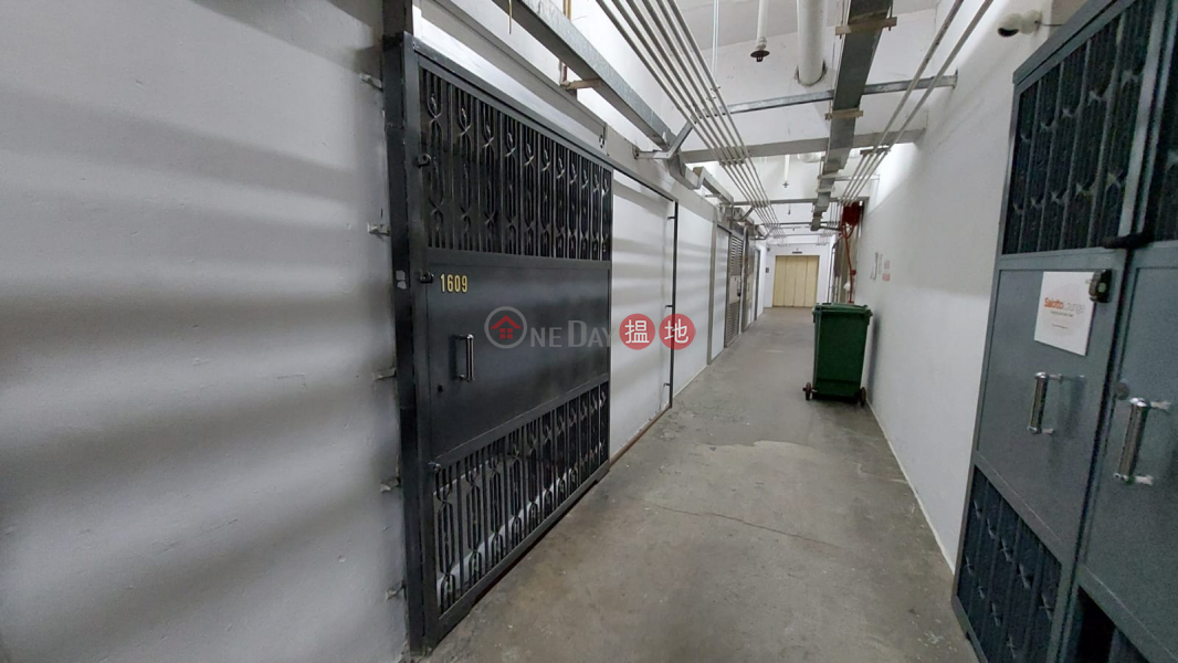 HK$ 3.28M Yue Fung Industrial Building (Chai Wan Kok Street),Tsuen Wan Sell workshop with private roof top