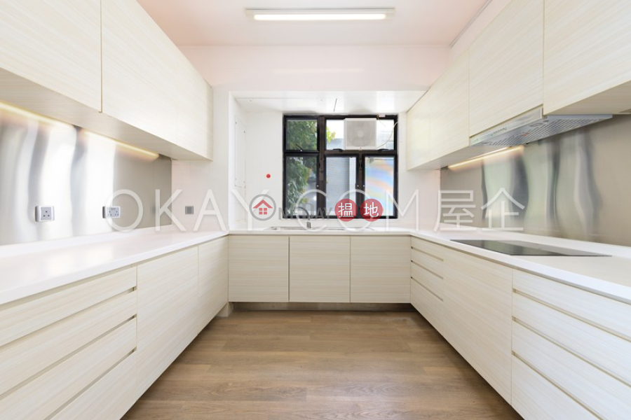 Stylish 4 bedroom with balcony & parking | Rental | Pine Grove Block 5 蘊真閣5座 Rental Listings