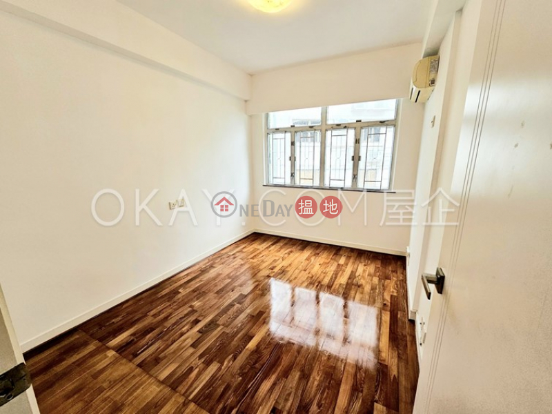 Rare 3 bedroom on high floor with rooftop | For Sale | Greenview Gardens 景翠園 Sales Listings