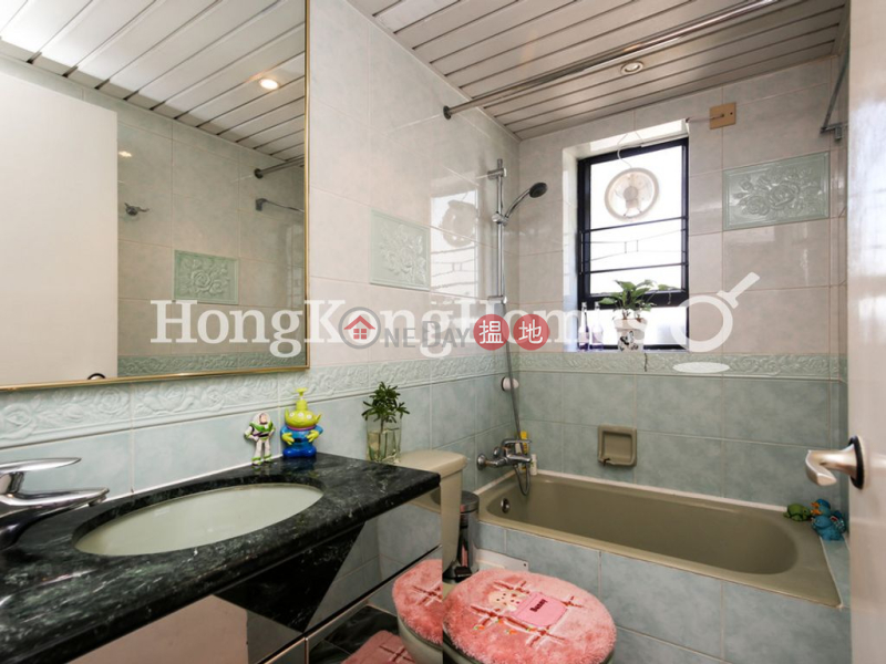 HK$ 35,000/ month | Royal Court, Wan Chai District 3 Bedroom Family Unit for Rent at Royal Court