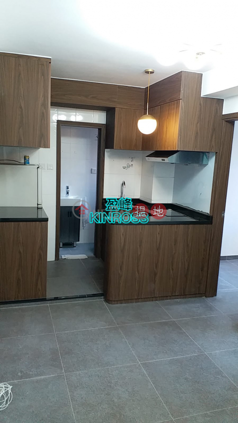 Middle floor, newly renovated and two rooms flat in Sai Ying Pun | Fook Moon Building 福滿大廈 _0