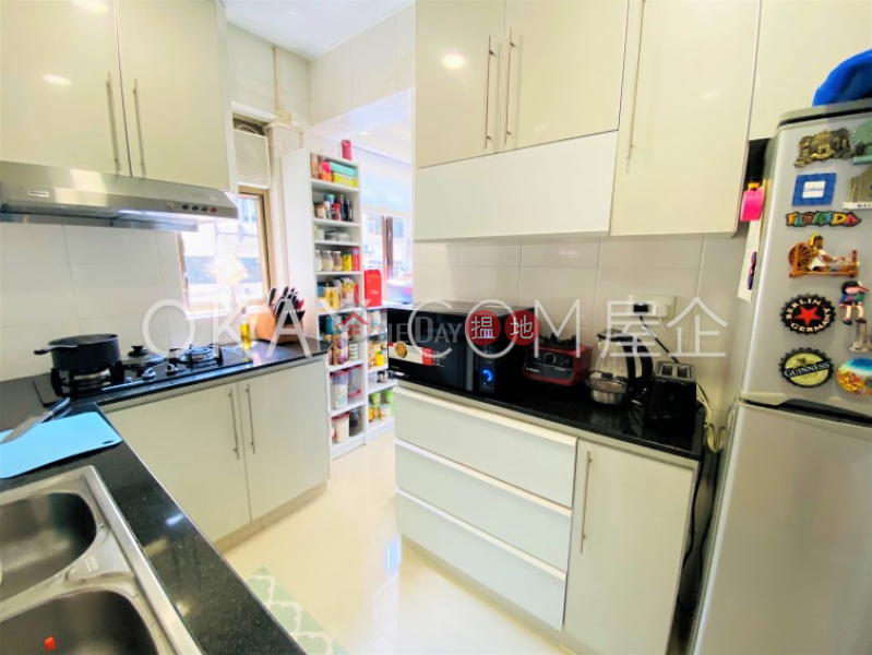 Efficient 3 bedroom with balcony & parking | Rental | Wing Hong Mansion 永康大廈 Rental Listings