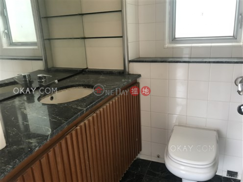 HK$ 60,000/ month The Rozlyn, Southern District Efficient 3 bedroom with balcony & parking | Rental