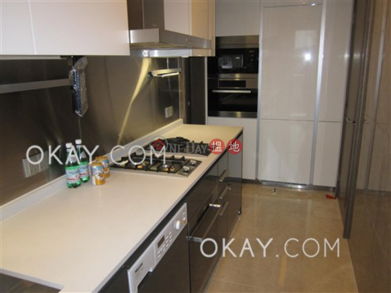 HK$ 24.5M | The Austin | Yau Tsim Mong, Lovely 3 bedroom with balcony | For Sale
