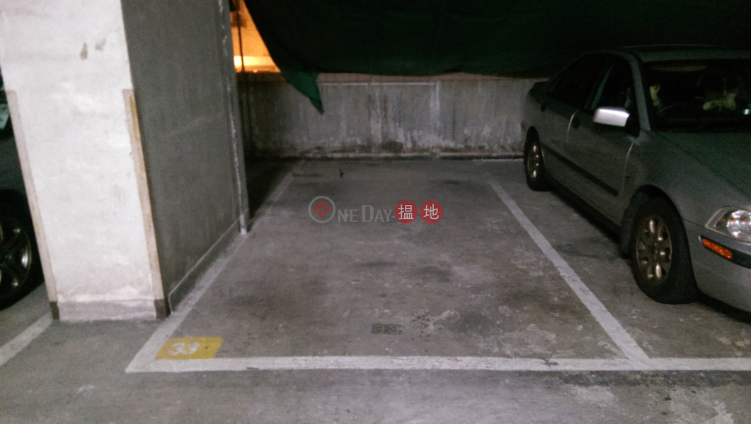 Very easy to park. Price negotiable, Panny Court 鵬麗閣 Rental Listings | Wan Chai District (60132-4074162983)