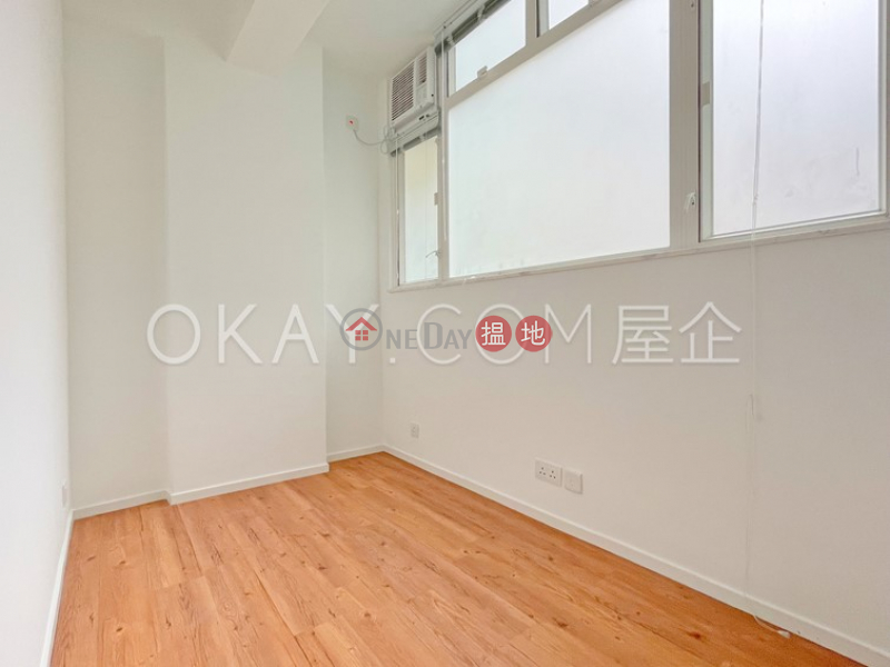 Popular 3 bedroom in Mid-levels West | For Sale | Ping On Mansion 平安大廈 Sales Listings