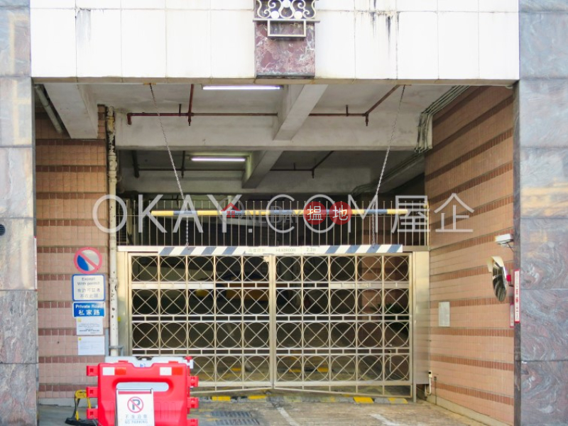 HK$ 26M | Caroline Garden | Wan Chai District | Gorgeous 2 bedroom on high floor with parking | For Sale