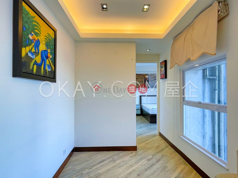 HK$ 30,800/ month Woodland Court | Western District, Gorgeous 1 bed on high floor with harbour views | Rental