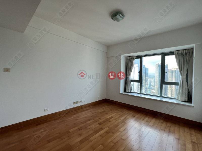 Three bedrooms and one apartment in The Harbourside 1 Austin Road West | Yau Tsim Mong, Hong Kong, Sales HK$ 38M