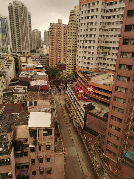 內廁，華麗裝修，鄰近住宅 99-100 King Fuk Street | Wong Tai Sin District | Hong Kong Rental, HK$ 9,500/ month