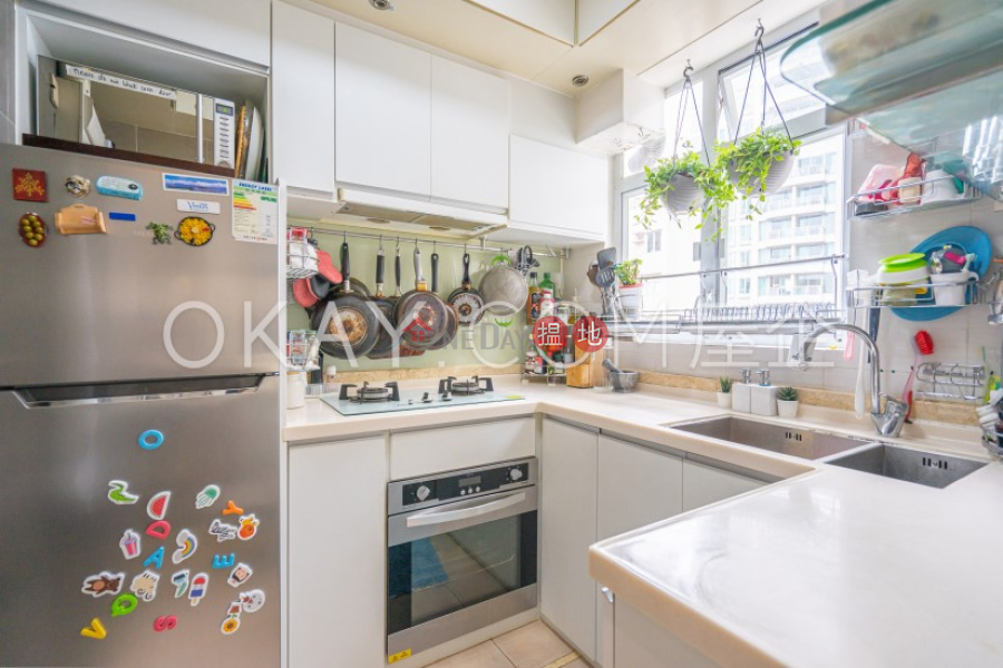 HK$ 16.8M, Sherwood Court, Western District, Gorgeous 2 bed on high floor with harbour views | For Sale