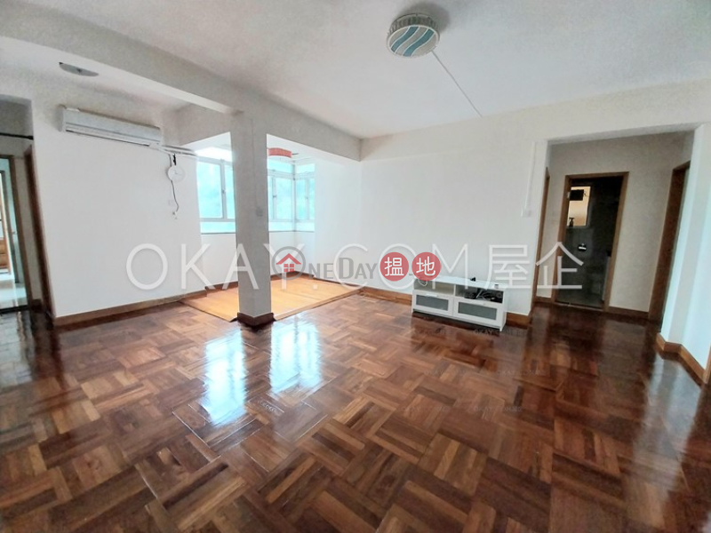 Gorgeous 3 bedroom with parking | Rental, 130-132 Green Lane Court 箕璉閣130-132號 Rental Listings | Wan Chai District (OKAY-R59914)