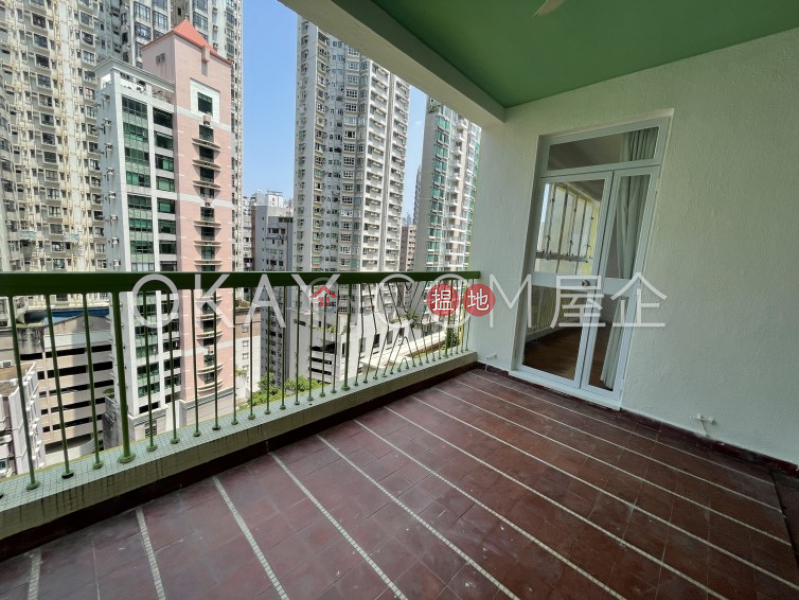 Gorgeous 2 bedroom on high floor with balcony & parking | Rental | Panorama 全景大廈 Rental Listings
