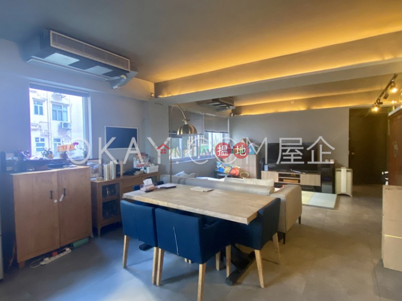 Rare 2 bedroom with balcony & parking | Rental | Wah Sen Court 華星大廈 Rental Listings