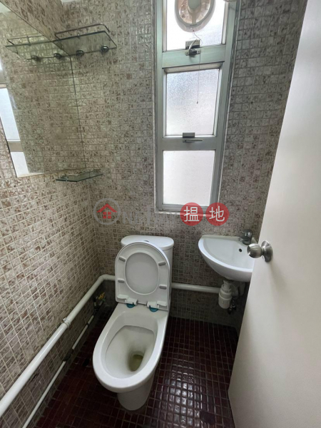 INDOOR TOILET , CLOSE MTR STATION, Harvard Commercial Building 豪富商業大廈 Rental Listings | Wan Chai District (1702954557)