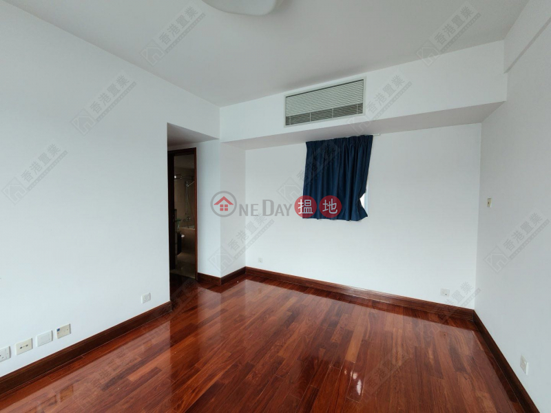 Three bedrooms and one apartment in The Harbourside 1 Austin Road West | Yau Tsim Mong, Hong Kong Sales | HK$ 52M