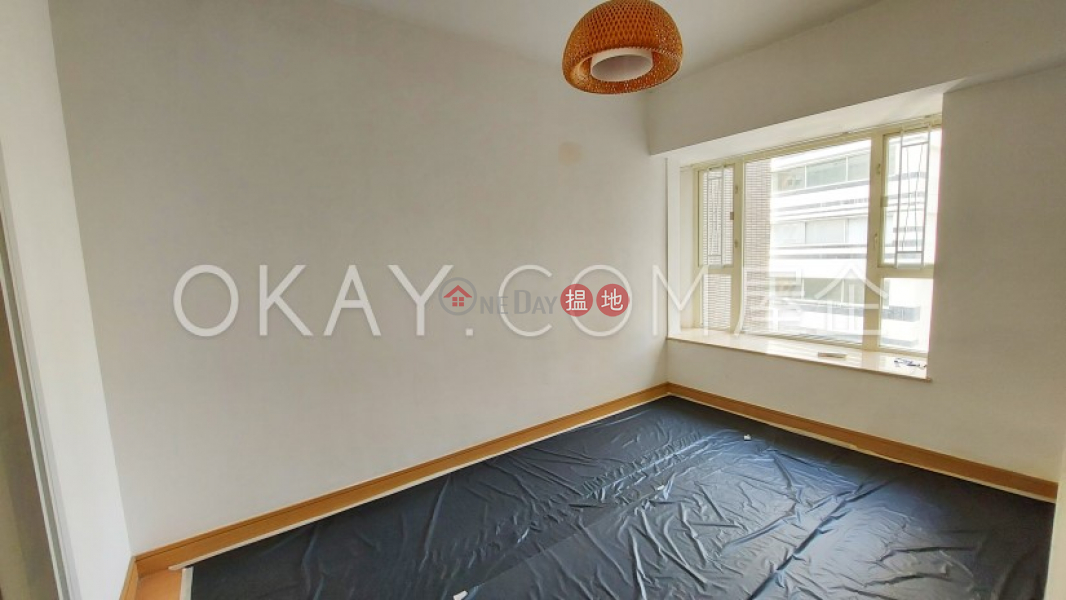 HK$ 43,500/ month, Centrestage Central District, Unique 3 bedroom on high floor with balcony | Rental