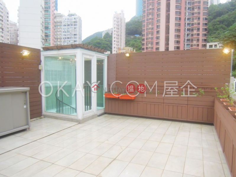 Popular 2 bedroom on high floor with rooftop | For Sale | Shung Ming Court 崇明閣 Sales Listings